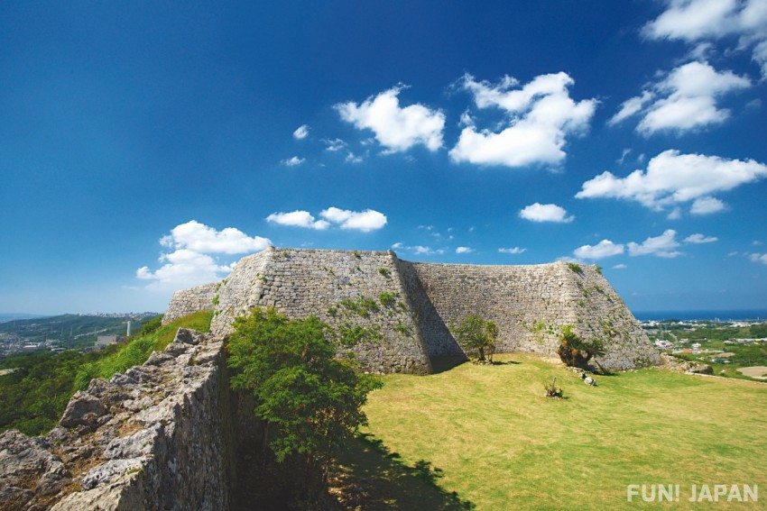 A Thorough Introduction to Nakagusuku Castle Ruins in Okinawa! Be Overwhelmed by the Powerful Large-Scale Stone Wall!